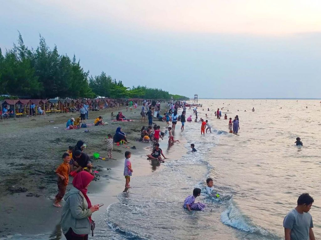 Pantai Tirang Semarang